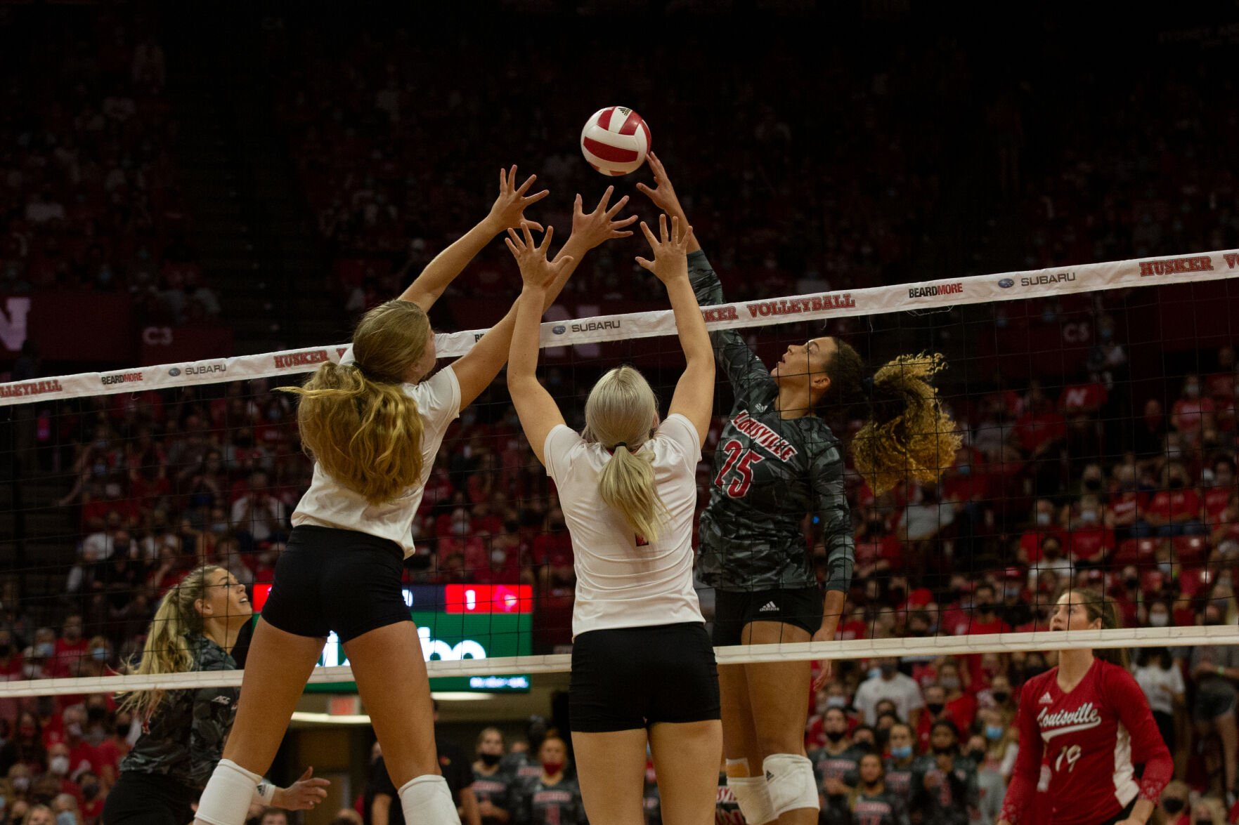 Volleyball vs Louisville Photo No. 18